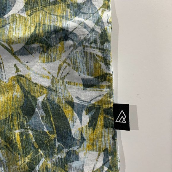 π2/$30πRipzone Men's Wallace Short Sleeve Button Down Shirt, Small - Picture 3 of 10